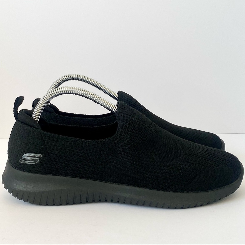 Skechers Ultra Flex 3.0 Athletic Walking Shoe Womens Size 8.5 124005W Black Wide